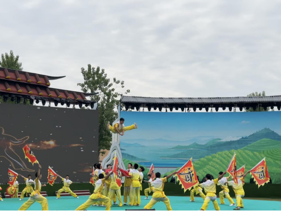 “茶韻飄香 武運(yùn)生輝”—信陽(yáng)市雞公山少林武術(shù)學(xué)校受邀參加信陽(yáng)市第三十二屆茶文化節(jié)