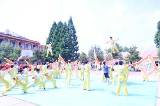 報(bào)曉雄風(fēng)——河南省大別山文化旅游發(fā)展有限責(zé)任公司總經(jīng)理吳克君到我校觀(guān)摩指導(dǎo)